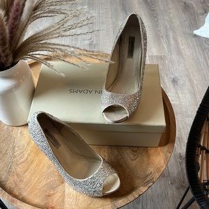 Benjamin Adams Charlize Peep Toe Iridescent Swarovski Heels Pumps Sz 8